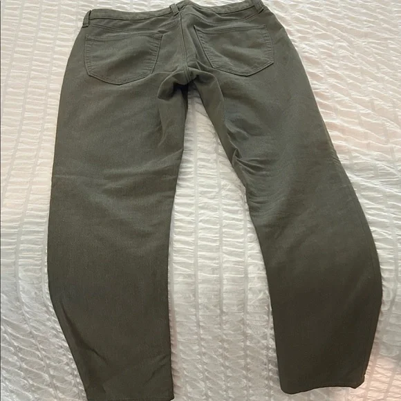 Banana Republic Men's Olive Relaxed Slim Casual Pants - Picture 3 of 5